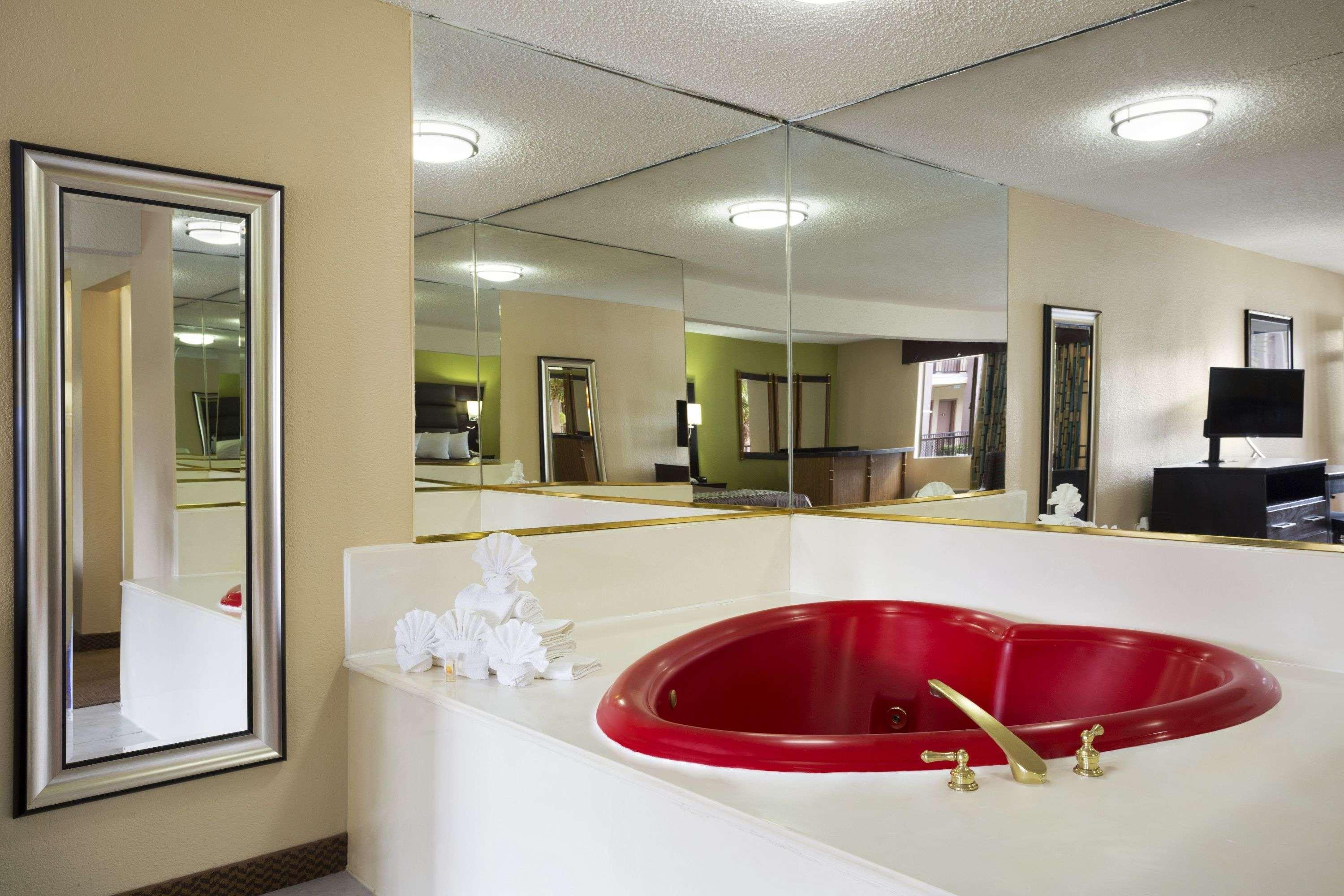 Days Inn By Wyndham Dallas Irving Esterno foto