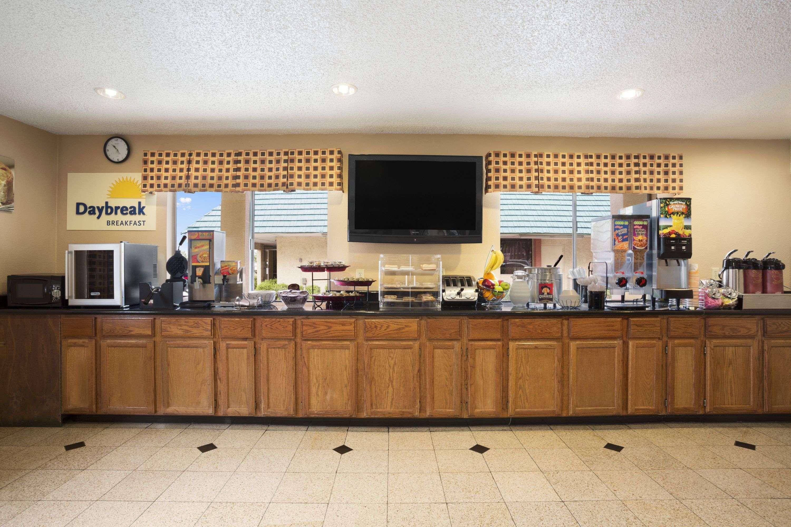 Days Inn By Wyndham Dallas Irving Esterno foto