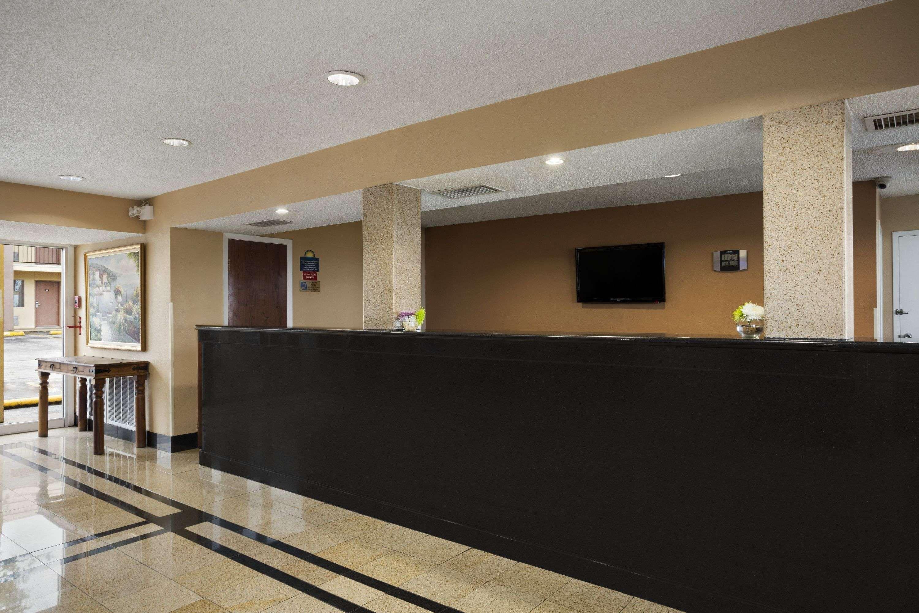 Days Inn By Wyndham Dallas Irving Esterno foto